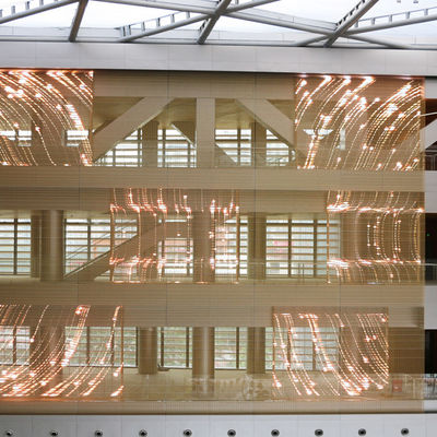 A tela de exposição criativa transparente esperta P15.6 do diodo emissor de luz com FCC de RoHS certificou